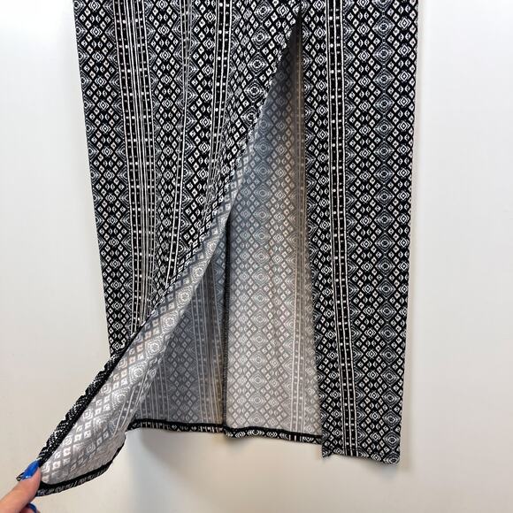 NWT BCBGeneration Size S Maxi Long Keyhole Tank Dress Black White Stretch - Picture 3 of 9